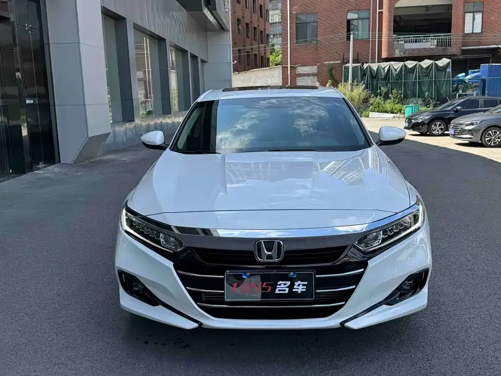 Honda Accord — фото 9