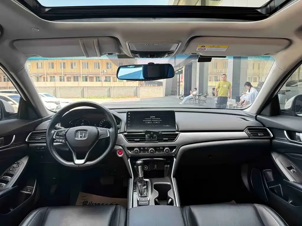 Honda Accord — фото 6