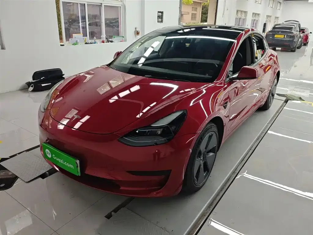 Tesla Model 3 — фото 4