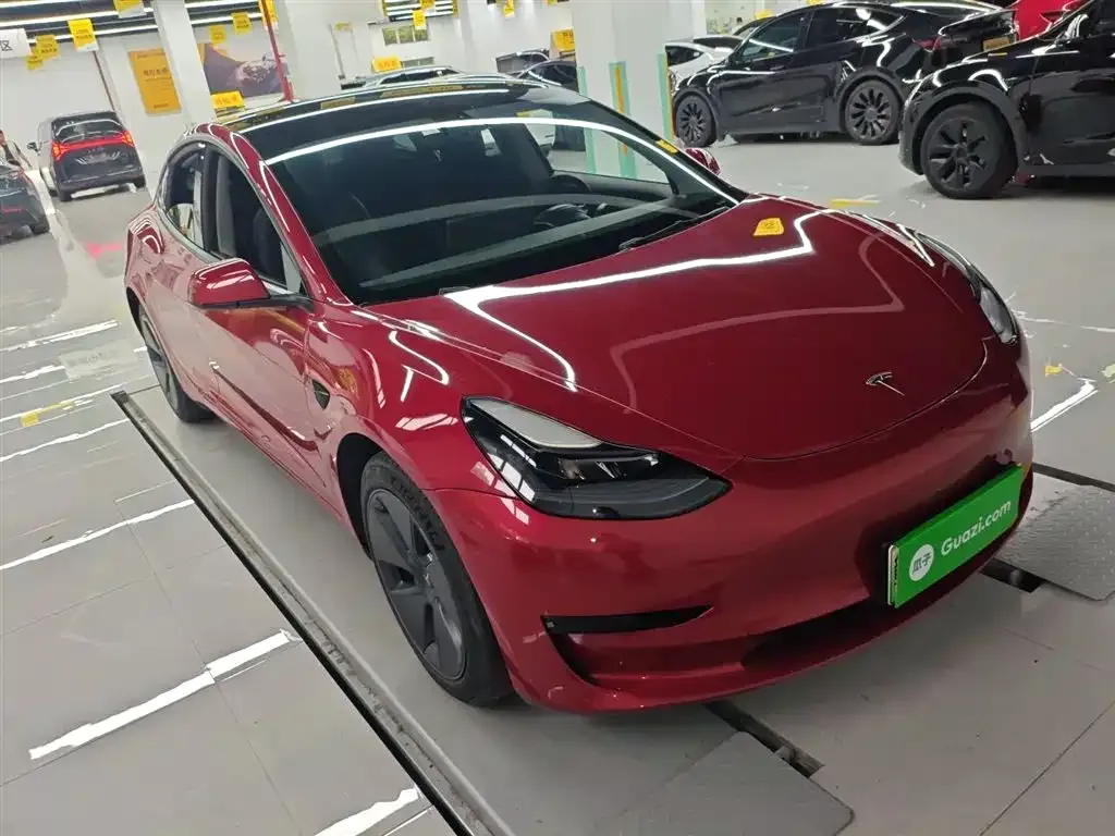Tesla Model 3 — фото 9