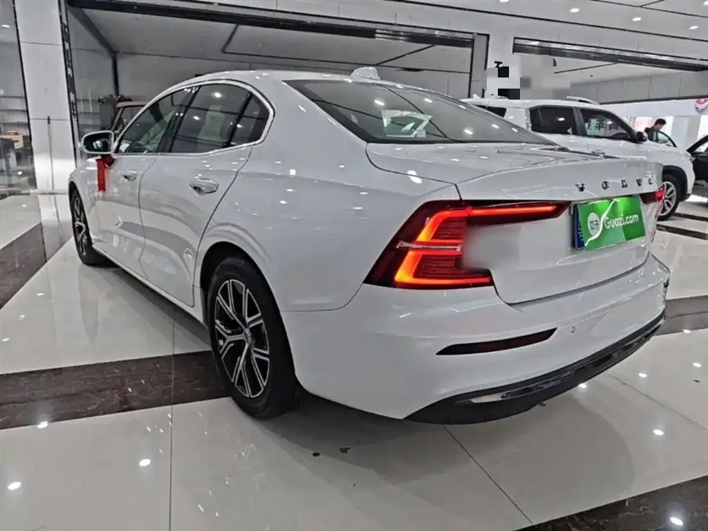 Volvo S60 2023 из CN, фото 10