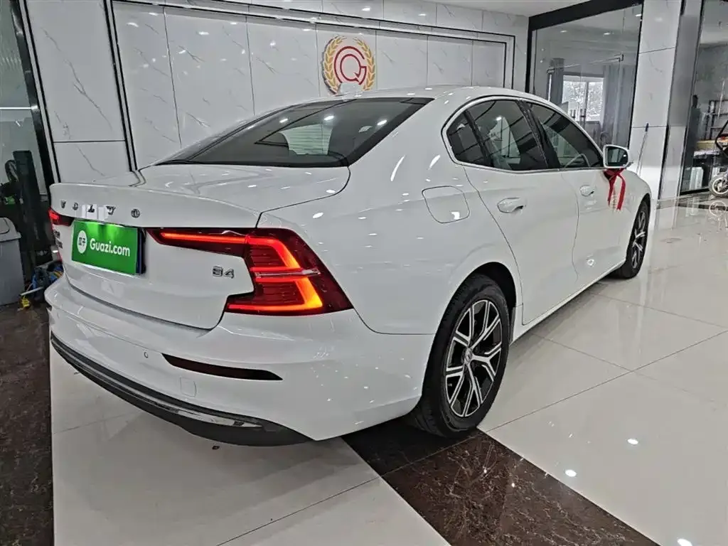 Volvo S60 2023 из CN, фото 7