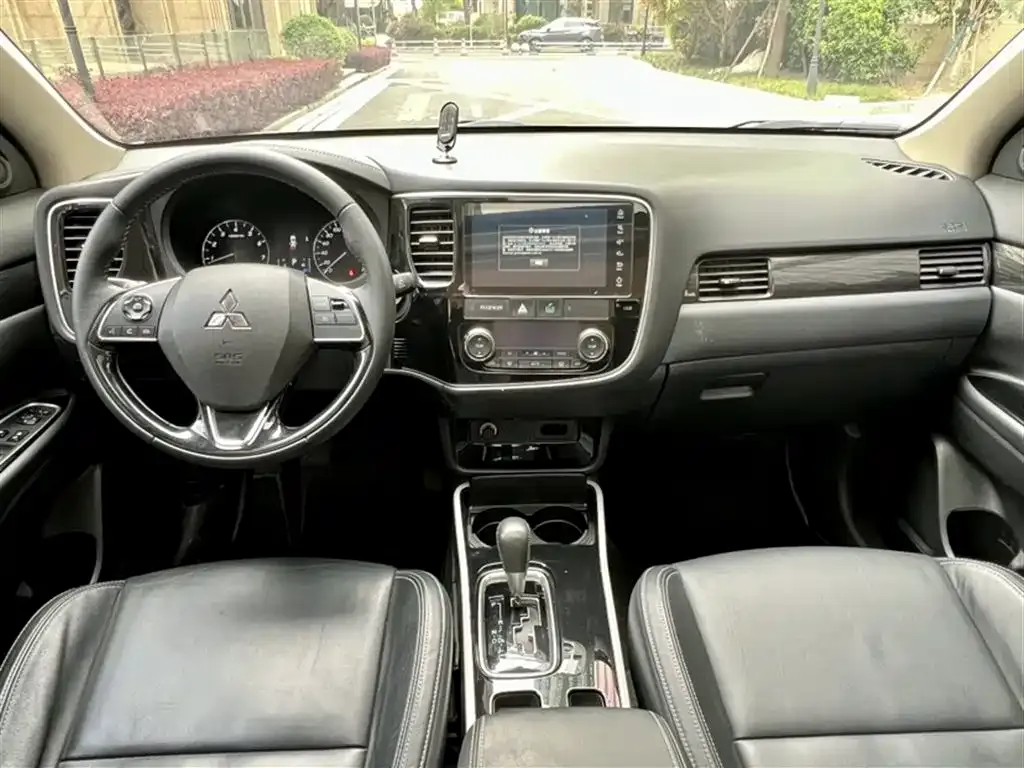 Mitsubishi Outlander 2021 из CN, фото 6