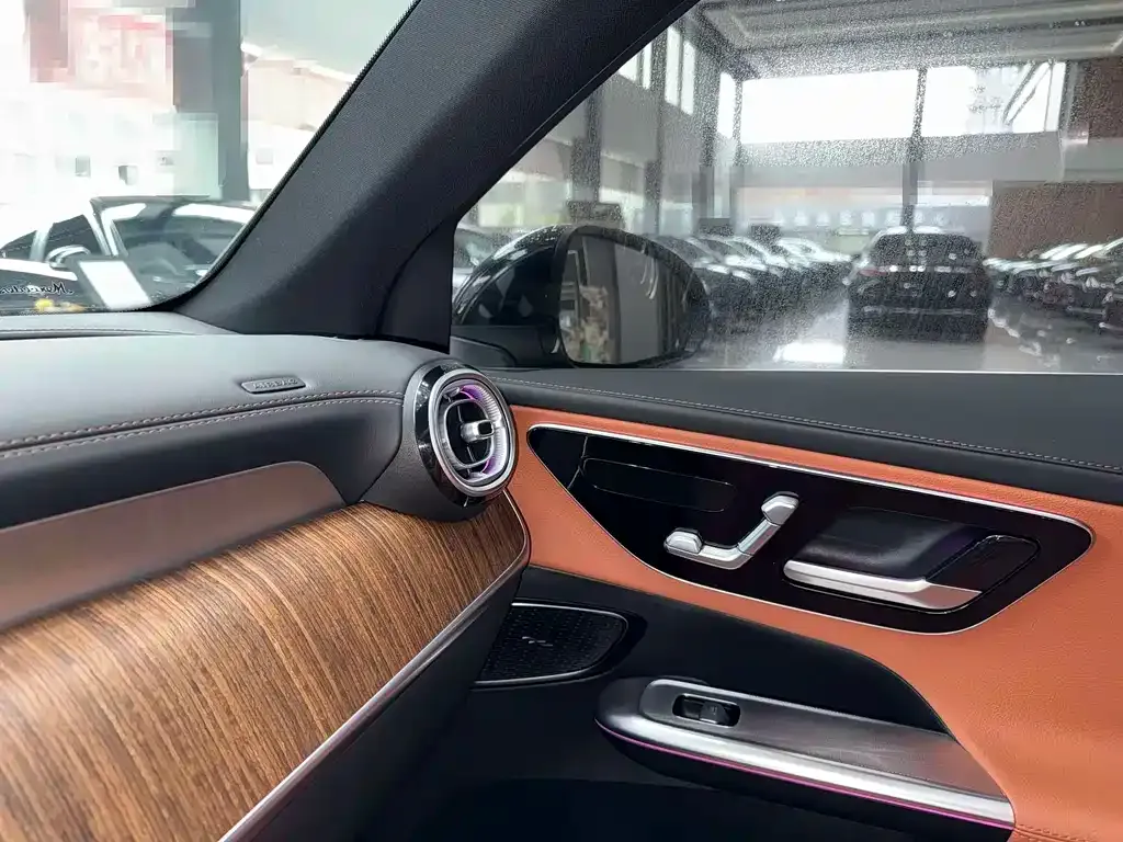 Mercedes-Benz GLC 2023 из CN, фото 9