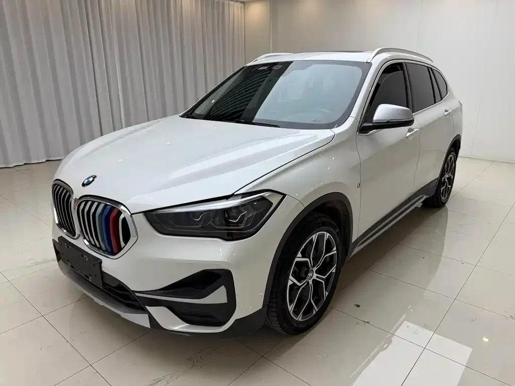 BMW X1 — фото 1