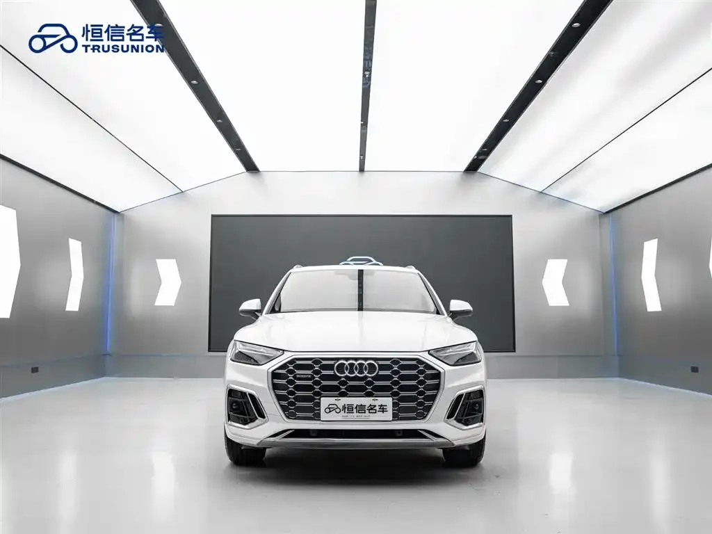 Audi Q5L — фото 5