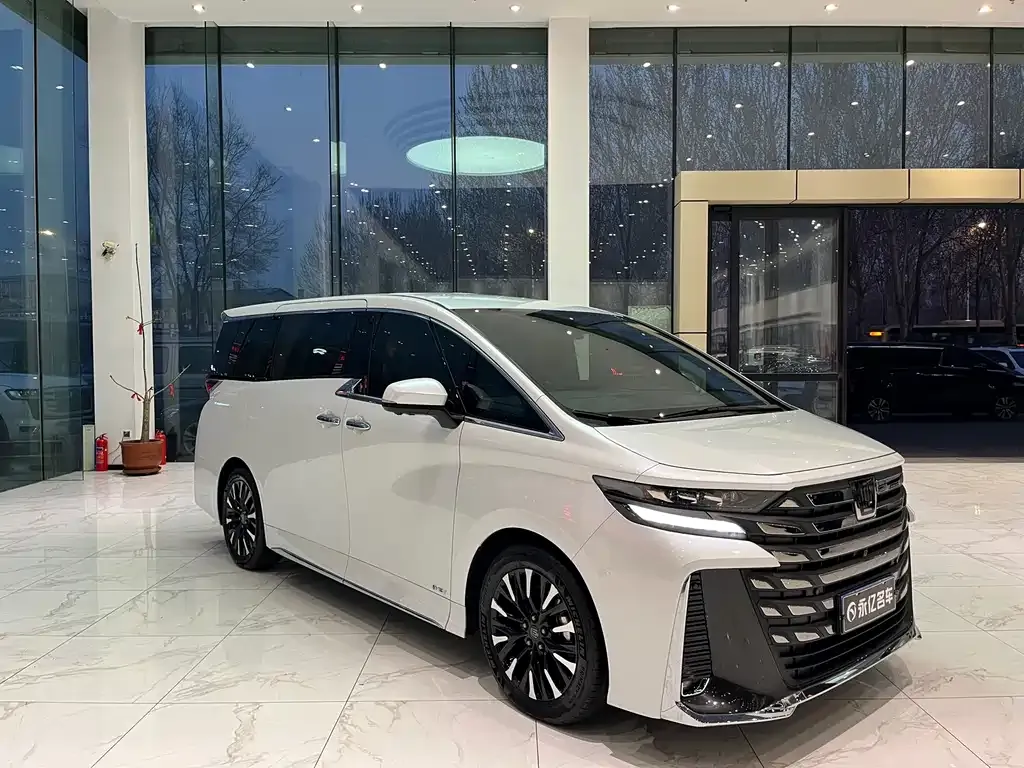 Toyota Vellfire — фото 8