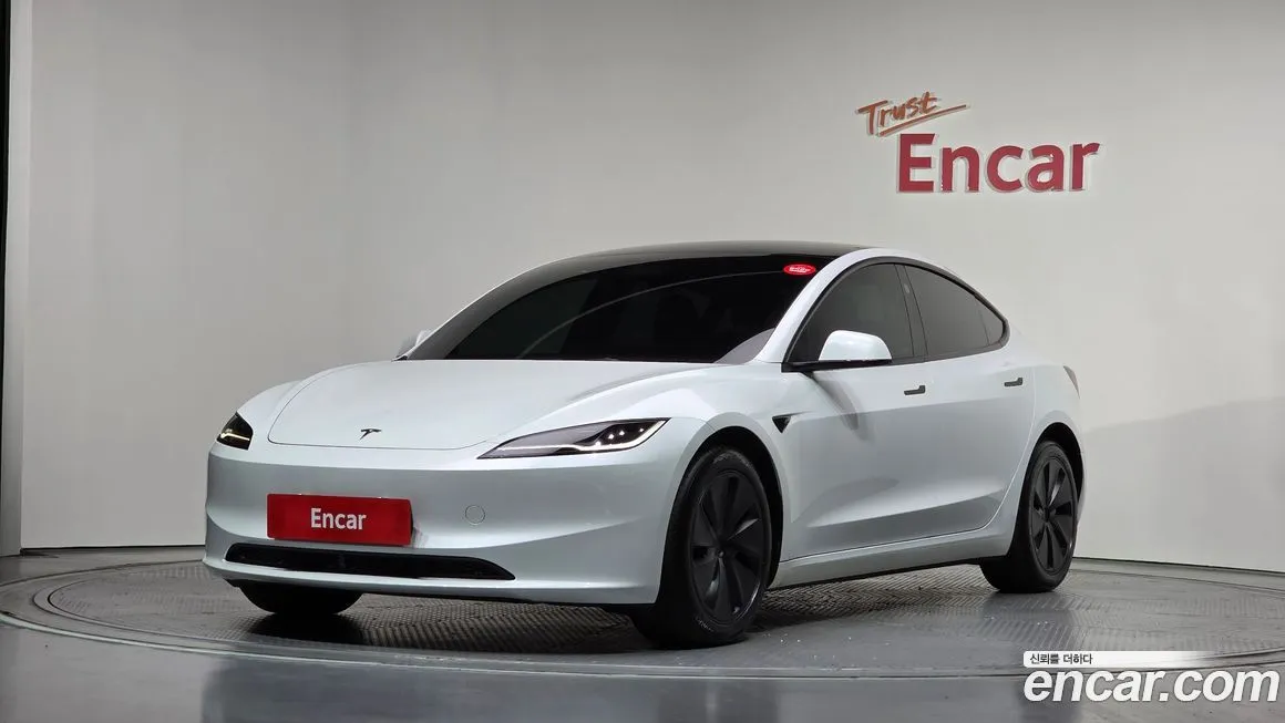Tesla Model 3 — фото 1