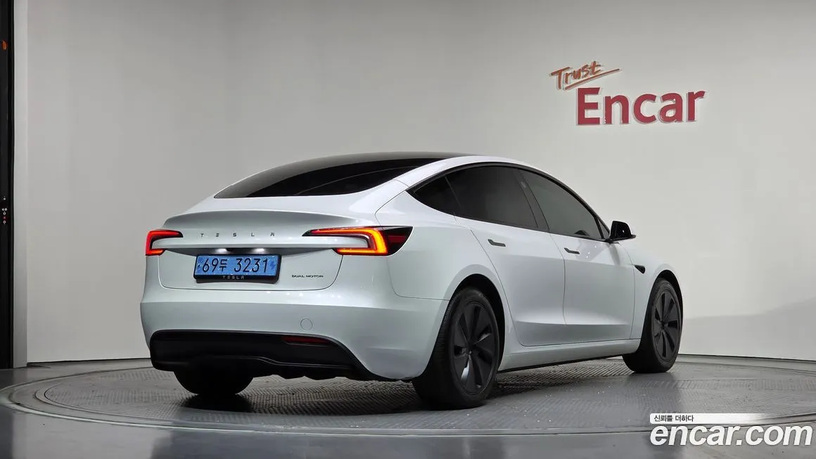 Tesla Model 3 — фото 3