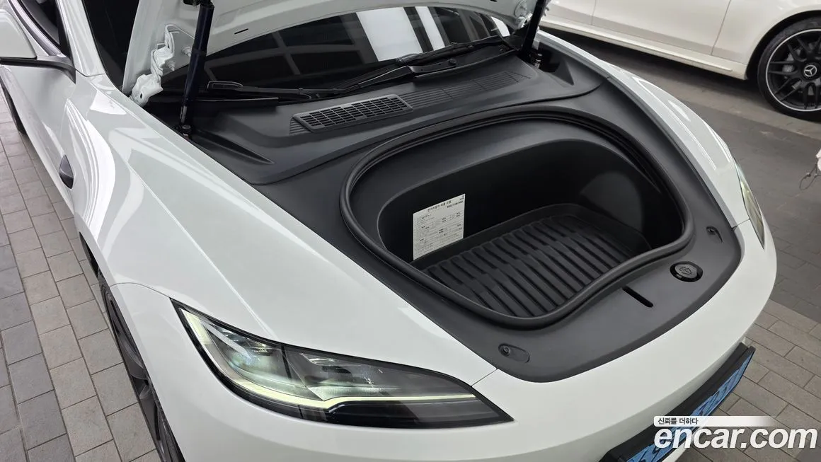 Tesla Model 3 — фото 10