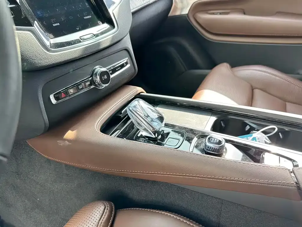 Volvo XC90 PHEV 2023 из CN, фото 4