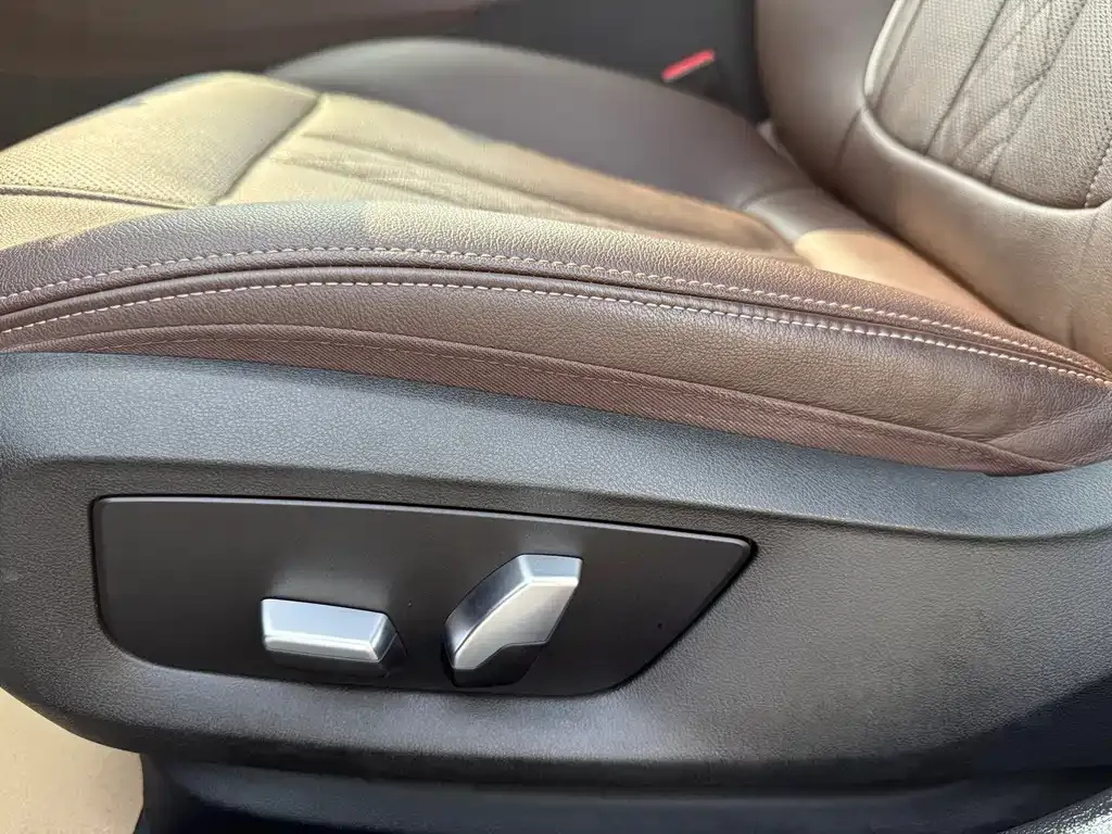 BMW 5 Series 2021 из CN, фото 7