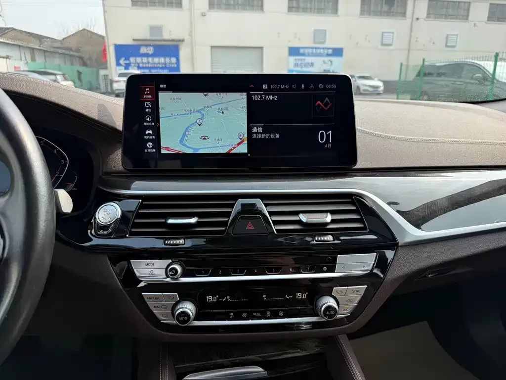 BMW 5 Series 2021 из CN, фото 4