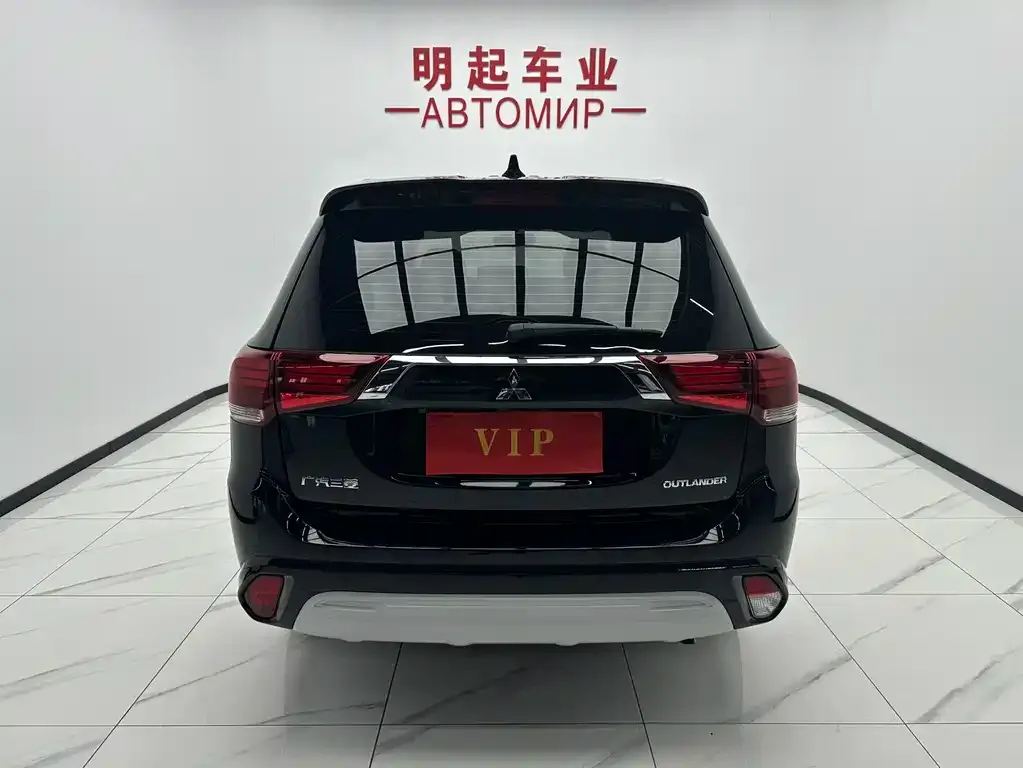 Mitsubishi Outlander — фото 6