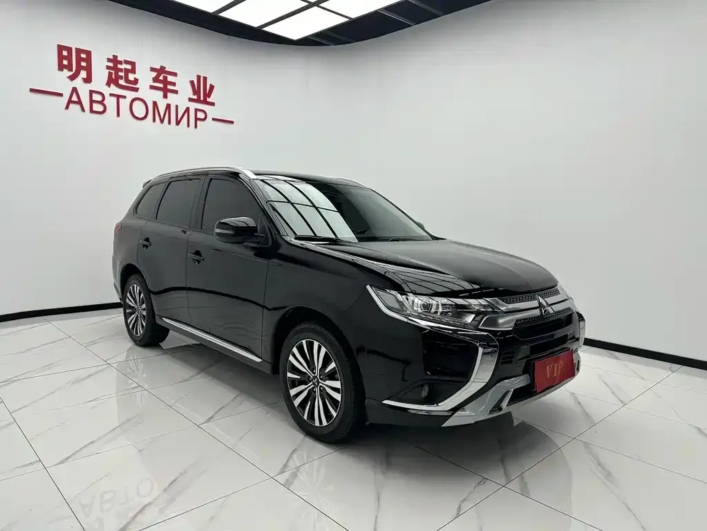 Mitsubishi Outlander — фото 4