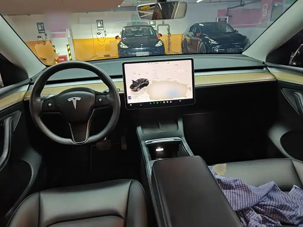 Tesla Model Y — фото 3