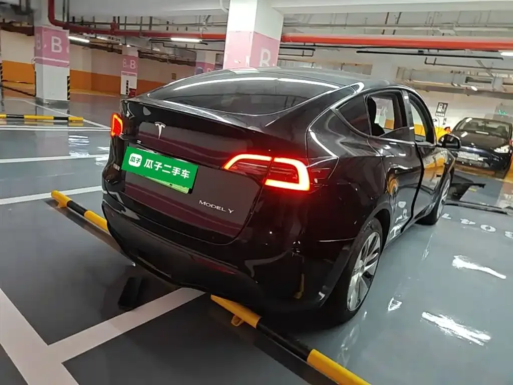 Tesla Model Y — фото 4
