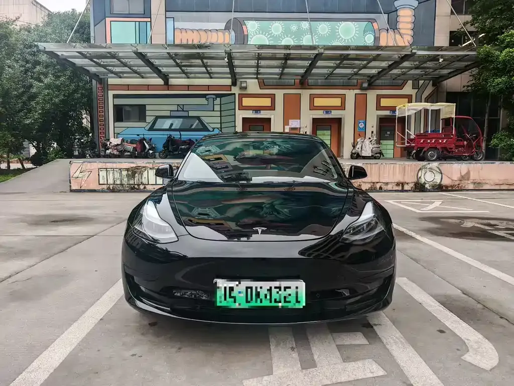 Tesla Model 3 — фото 8