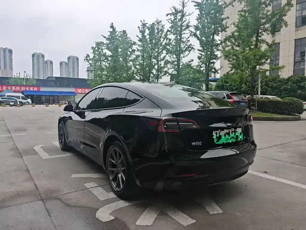 Tesla Model 3 — фото 6