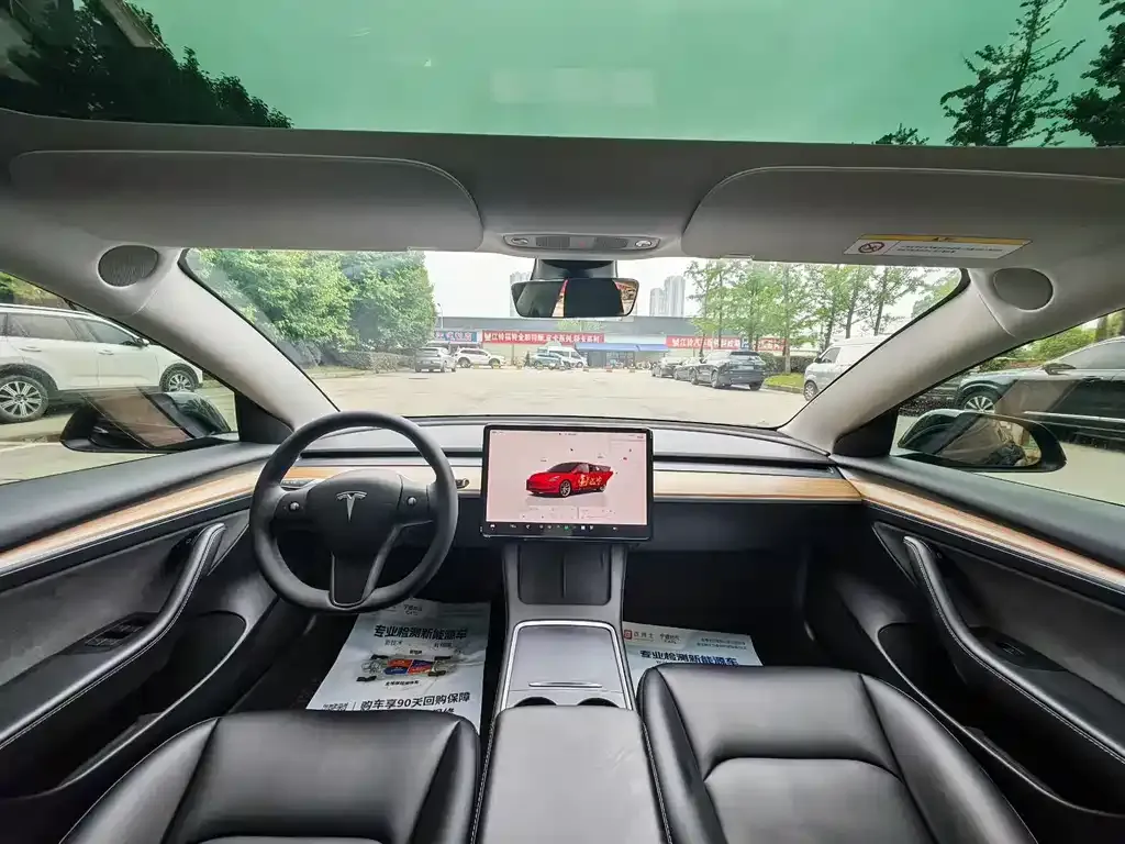 Tesla Model 3 — фото 5