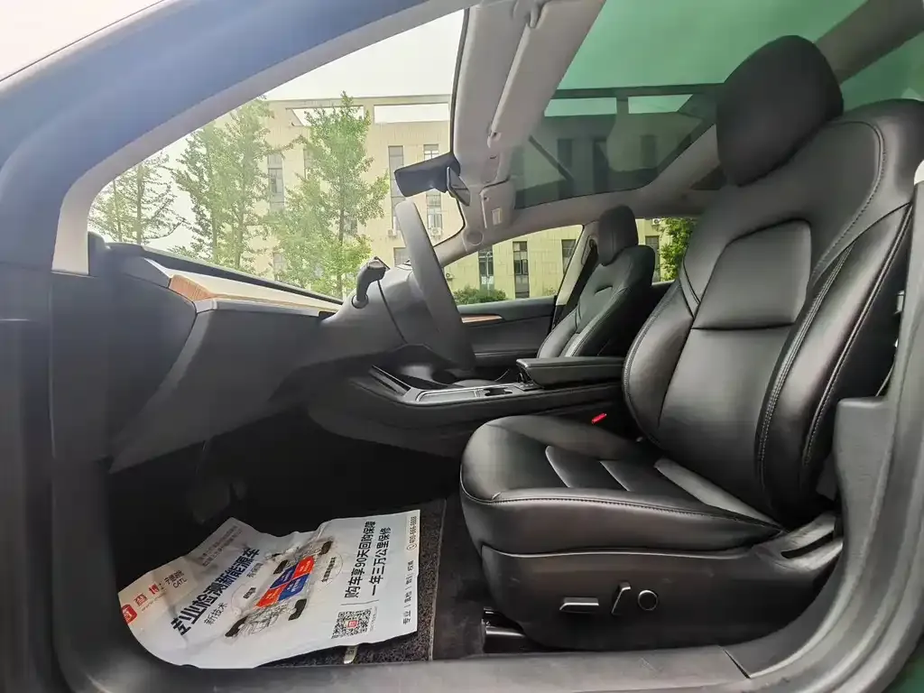Tesla Model 3 — фото 2