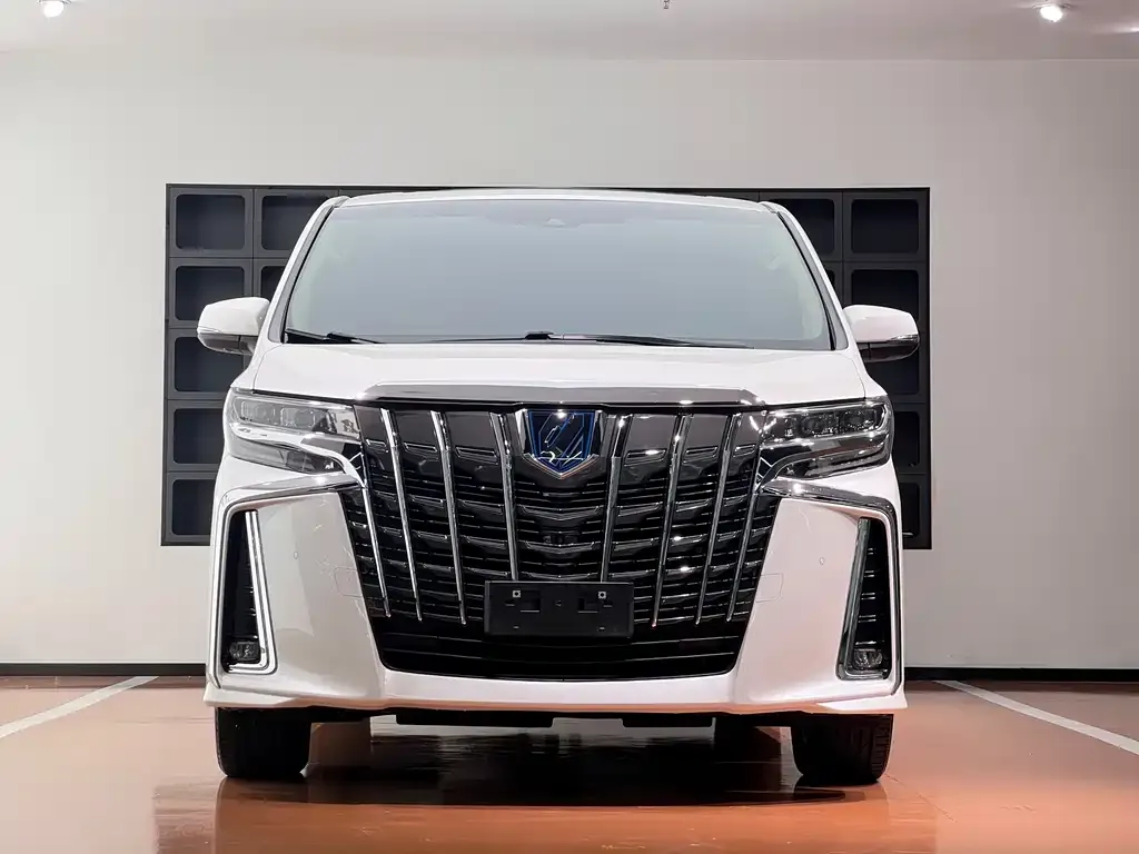 Toyota Alphard — фото 3