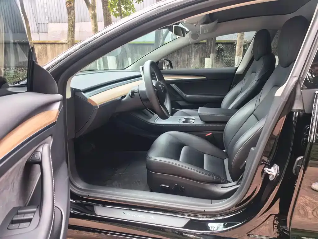 Tesla Model 3 — фото 6