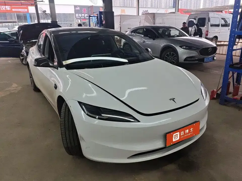 Tesla Model 3 — фото 4