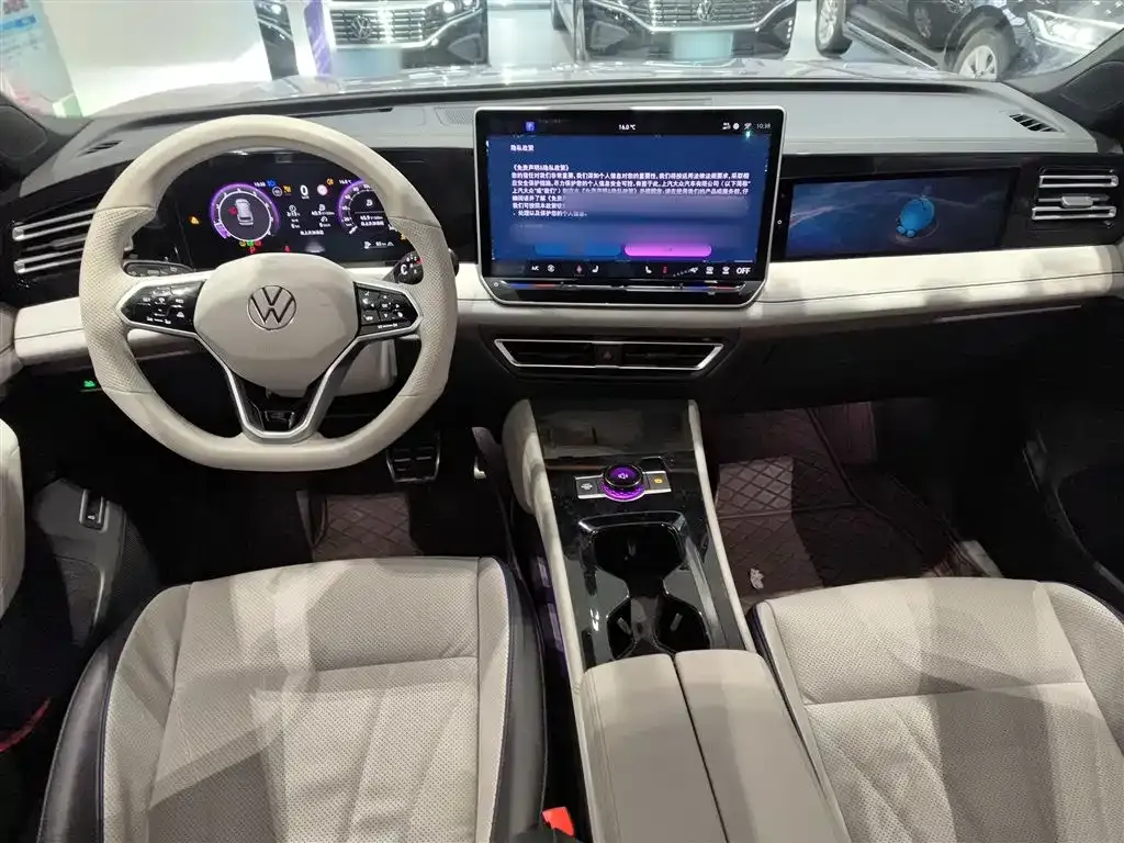 Volkswagen Tiguan L — фото 7