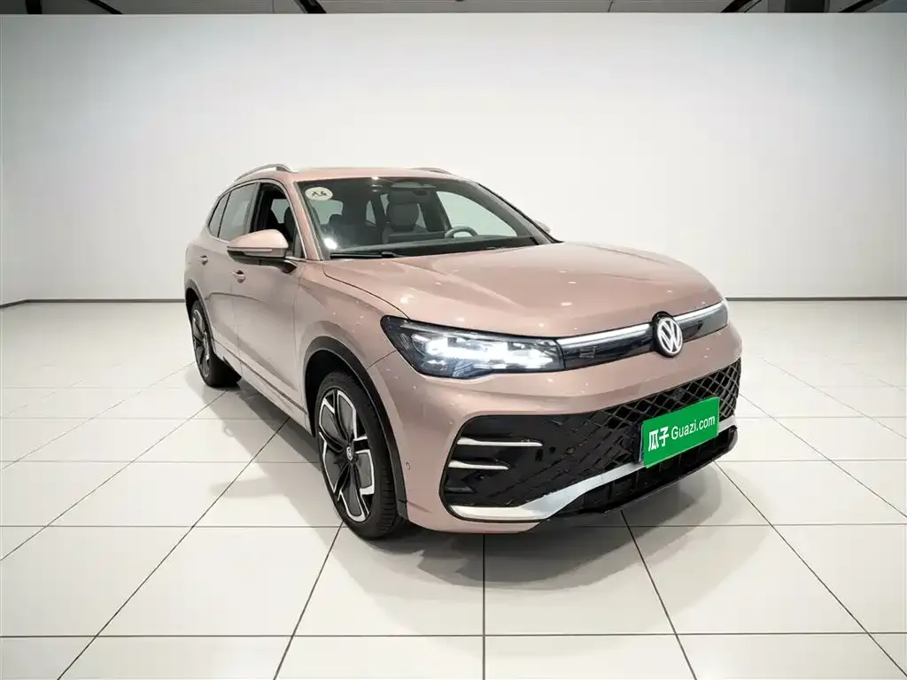 Volkswagen Tiguan L — фото 2
