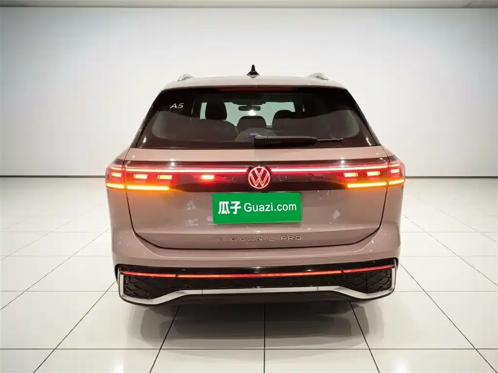 Volkswagen Tiguan L — фото 3