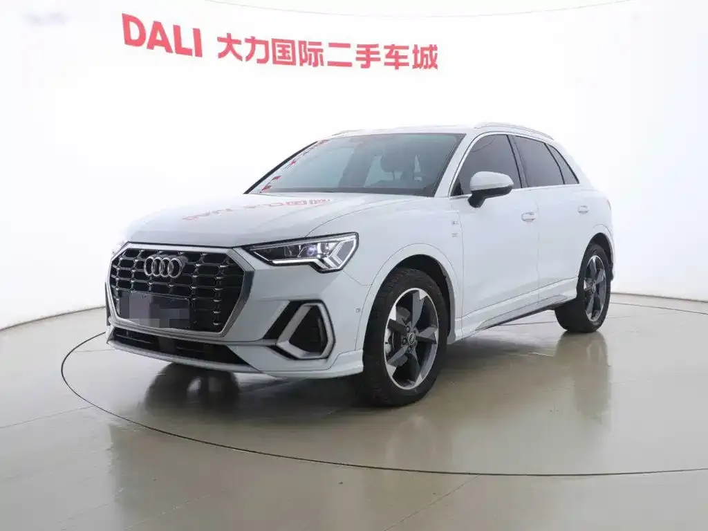 Audi Q3 2023 из CN, фото 1