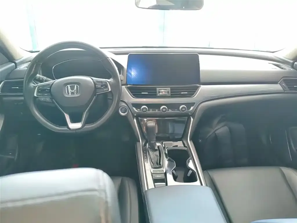 Honda Accord — фото 9