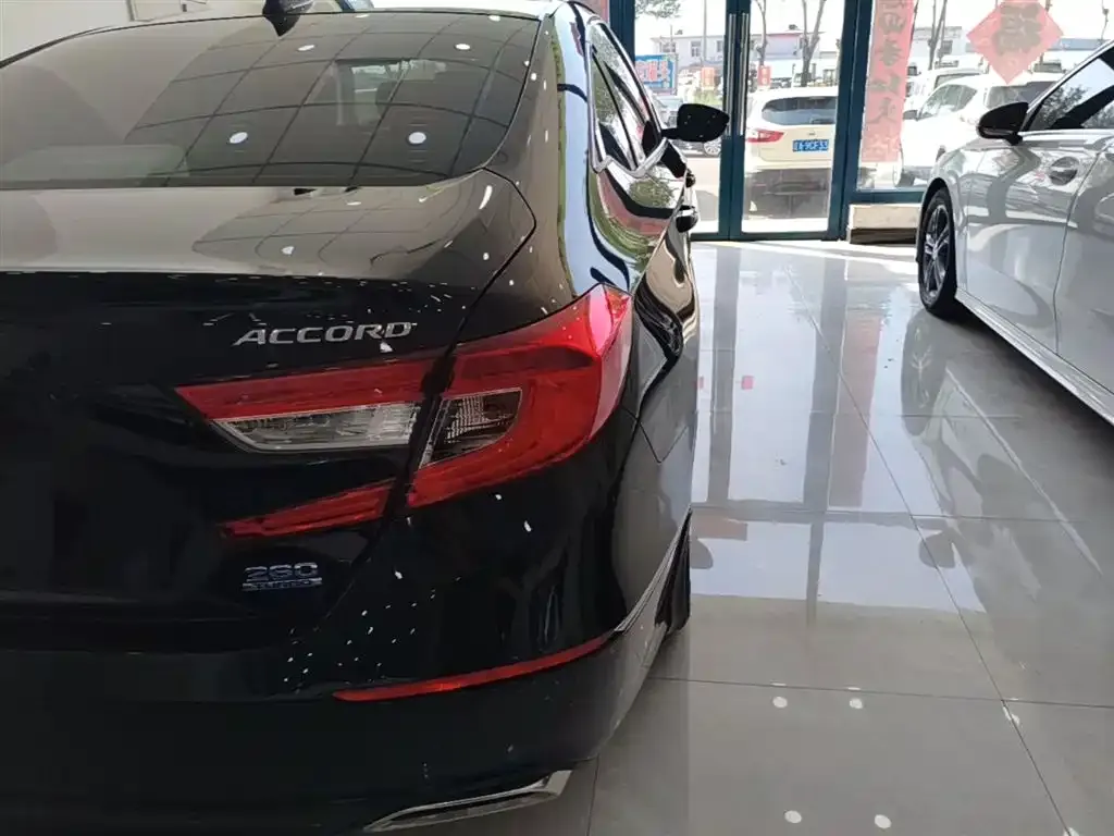 Honda Accord — фото 4