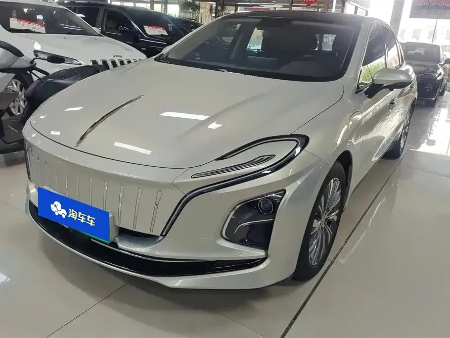 Hongqi E-QM5 — фото 1