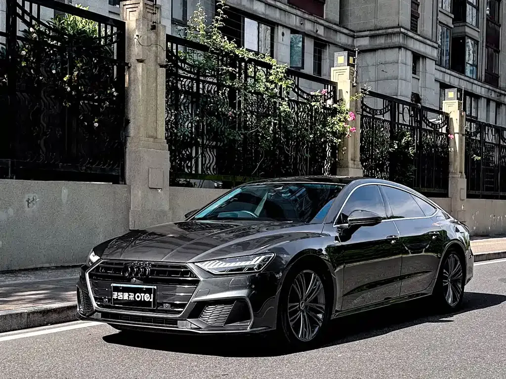 Audi A7 — фото 1