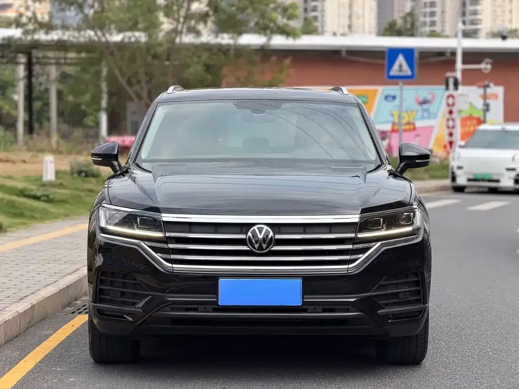Volkswagen Touareg 2022 из CN, фото 2