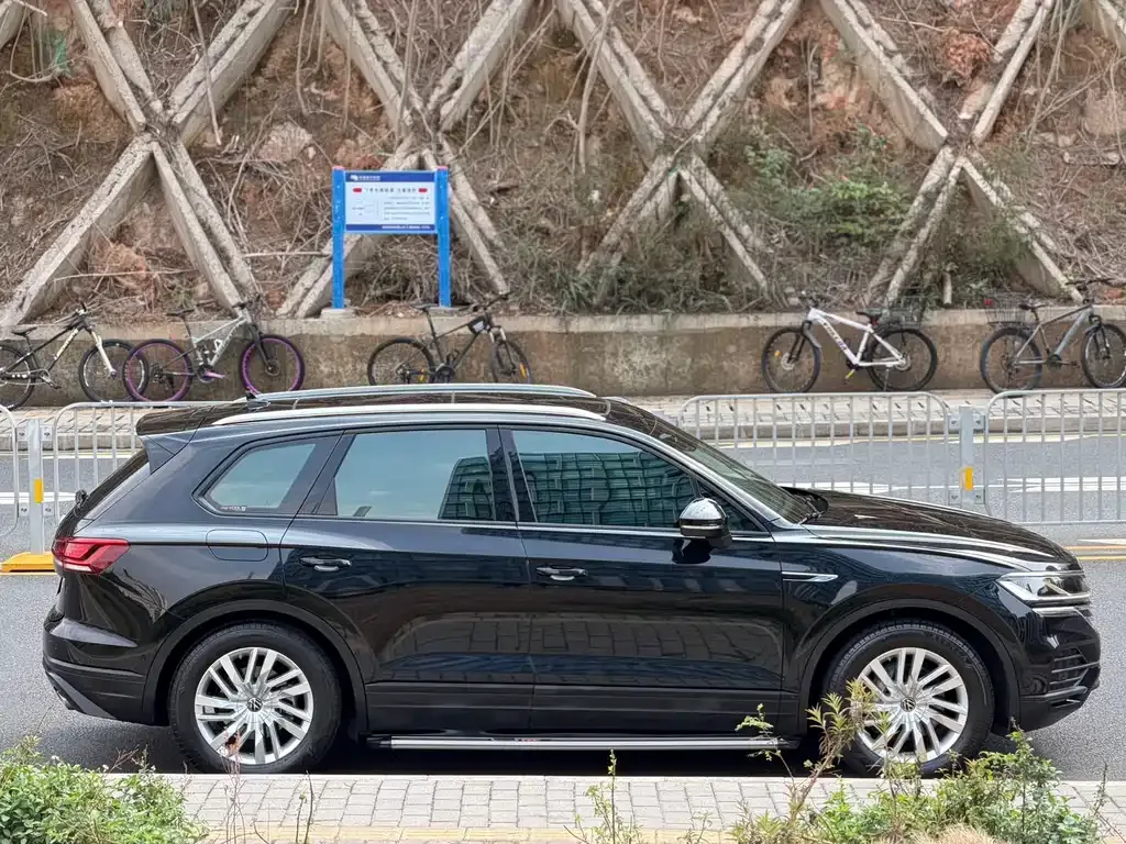 Volkswagen Touareg 2022 из CN, фото 10