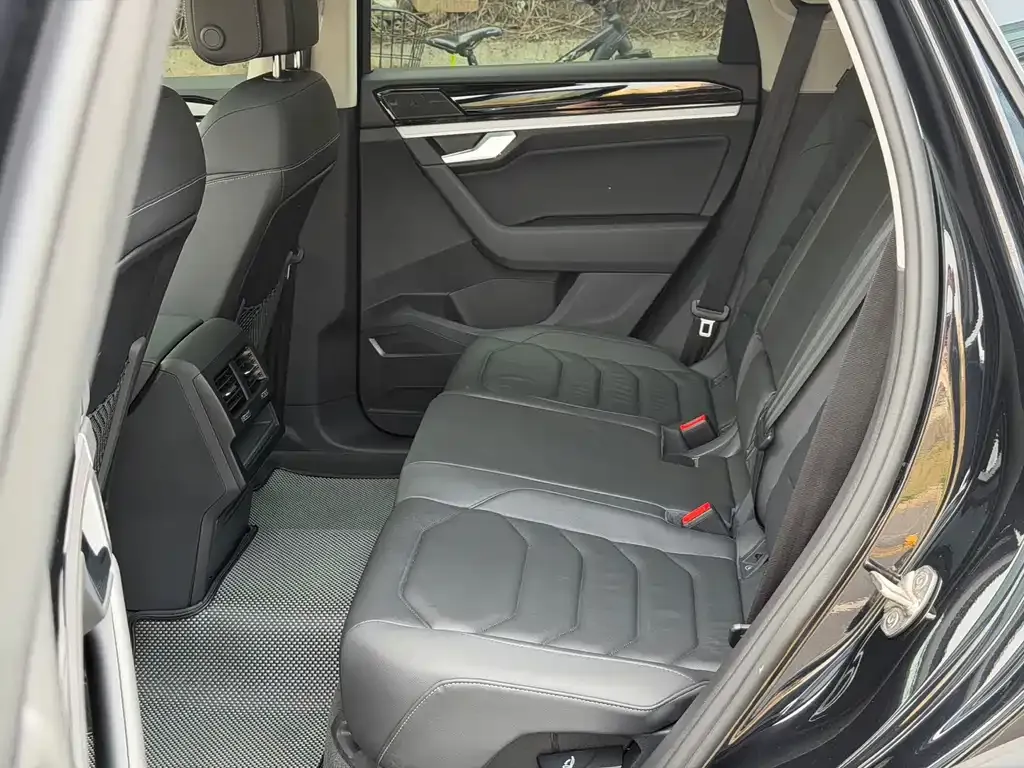 Volkswagen Touareg 2022 из CN, фото 3