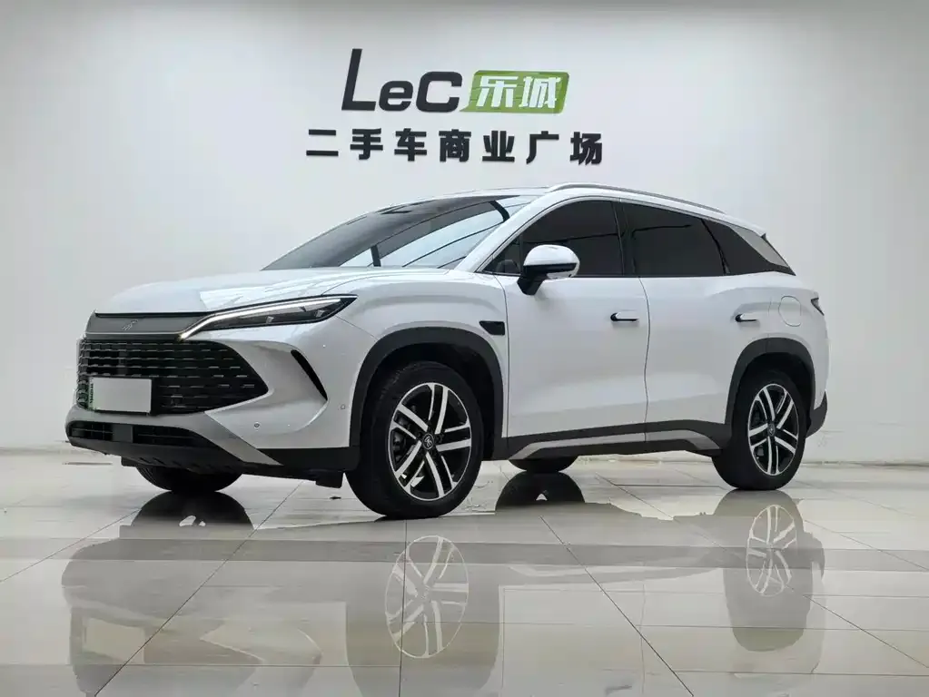 BYD L DM-i — фото 1