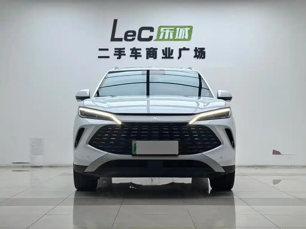BYD L DM-i — фото 5