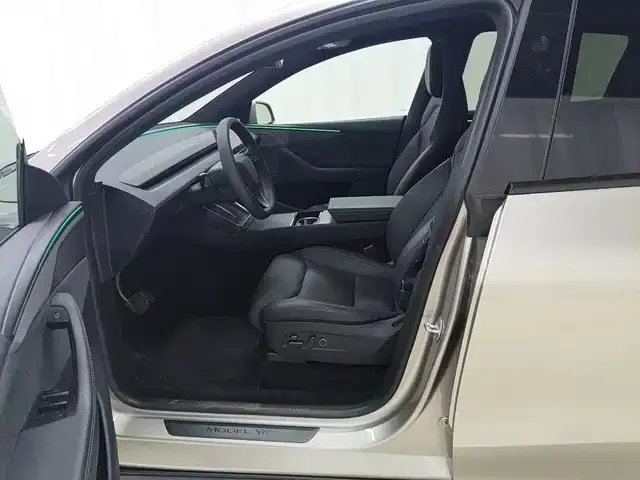Tesla Model Y L — фото 4