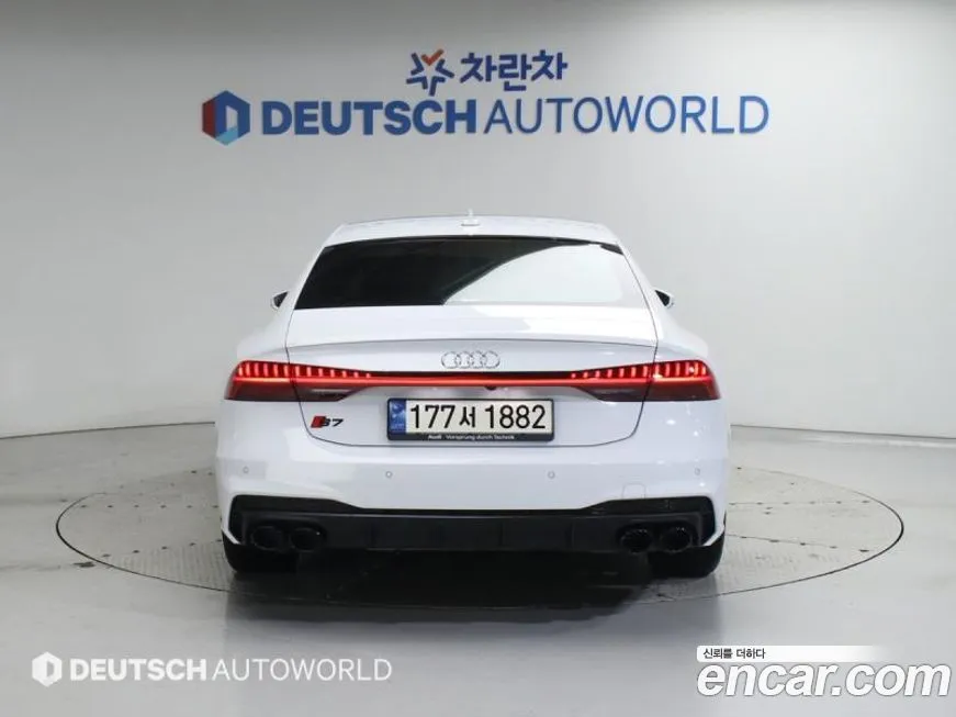 Audi A7 2021 из KR, фото 10