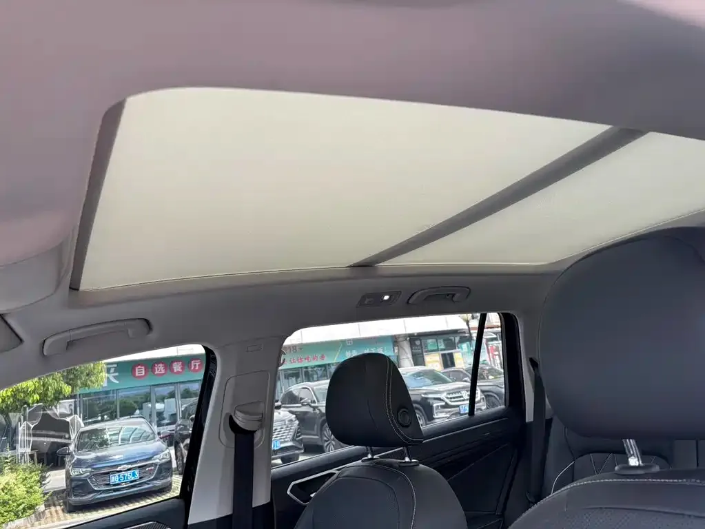 Volkswagen Tiguan L 2023 из CN, фото 2
