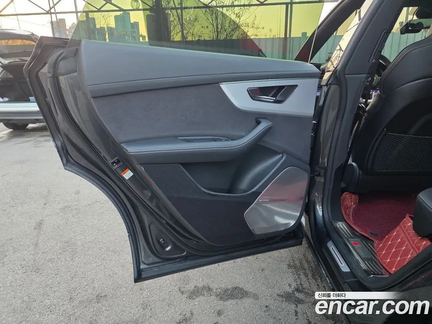 Audi Q8 2023 из KR, фото 4