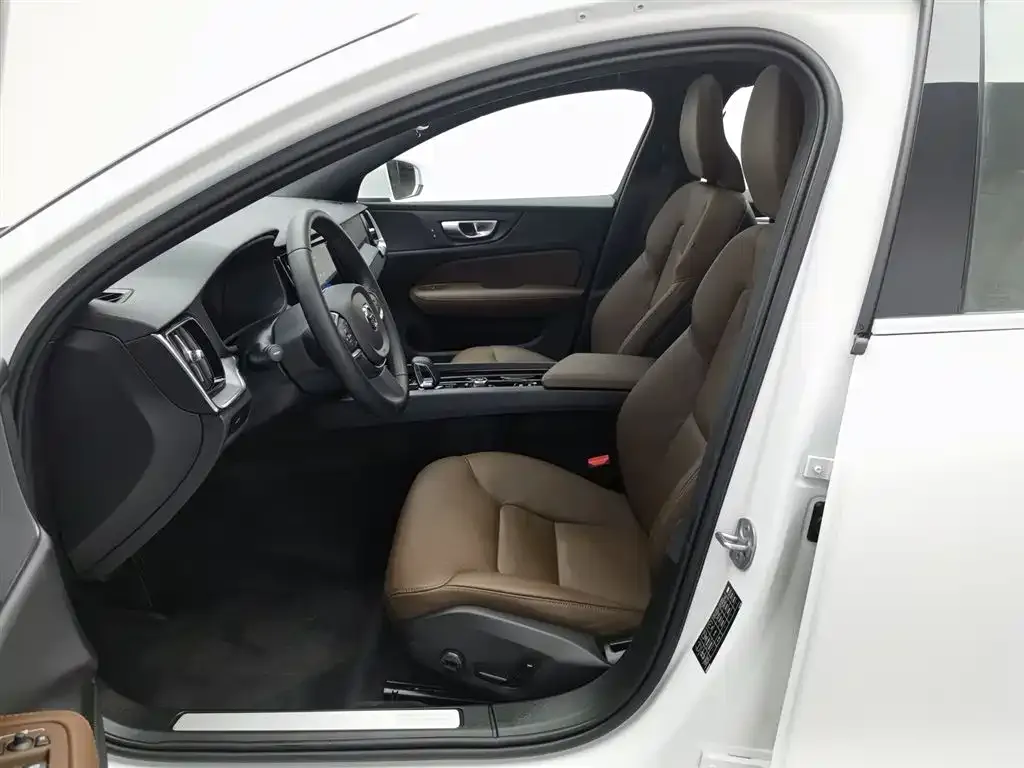Volvo S60 2024 из CN, фото 7