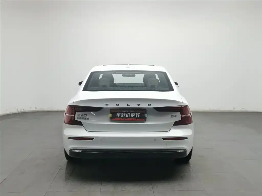 Volvo S60 2024 из CN, фото 4