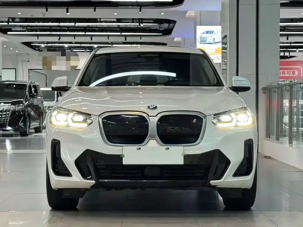 BMW iX3 — фото 3
