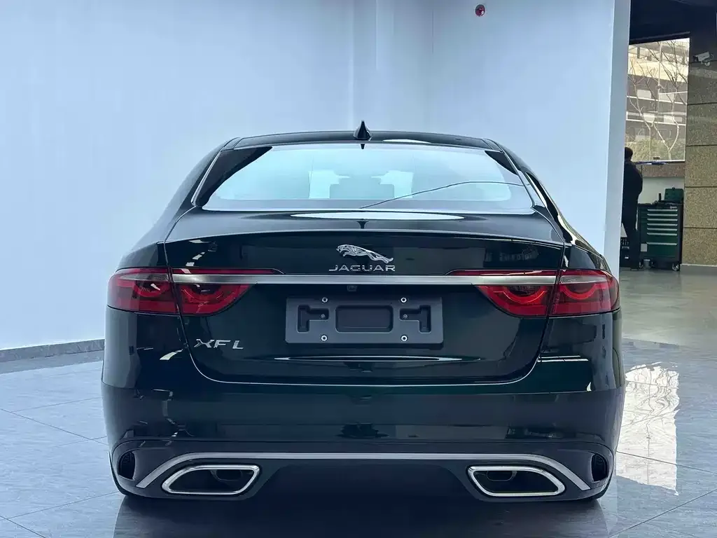 Jaguar XFL — фото 3