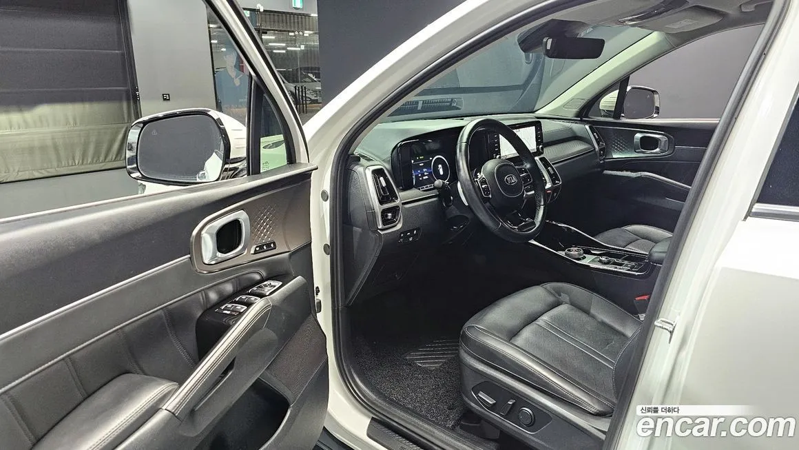 Kia Sorento — фото 8